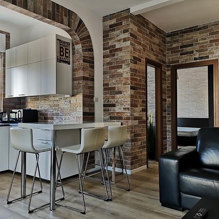 Queen East Verona Apartments Dış mekan fotoğraf