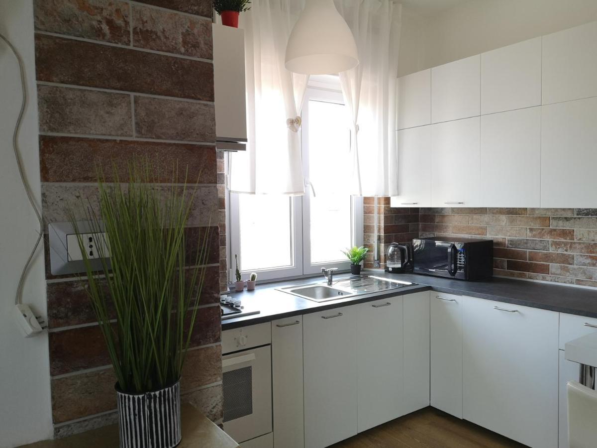Queen East Verona Apartments Dış mekan fotoğraf