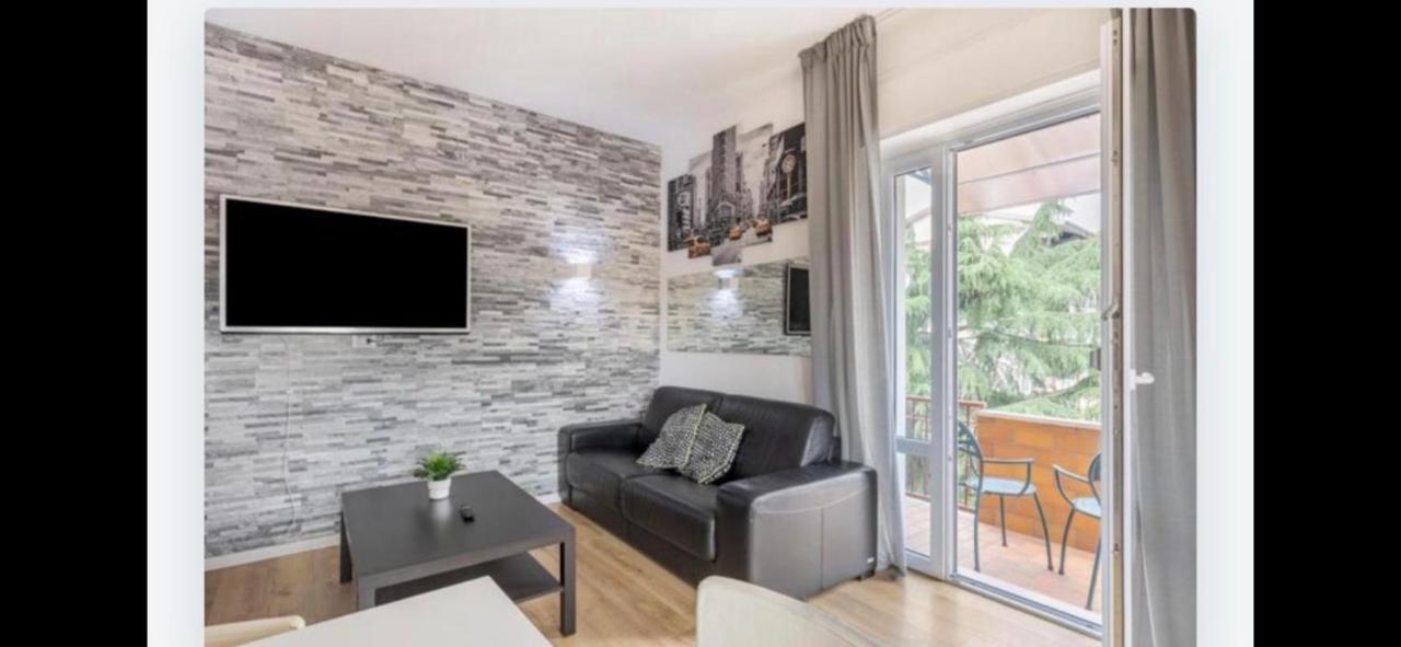 Queen East Verona Apartments Dış mekan fotoğraf