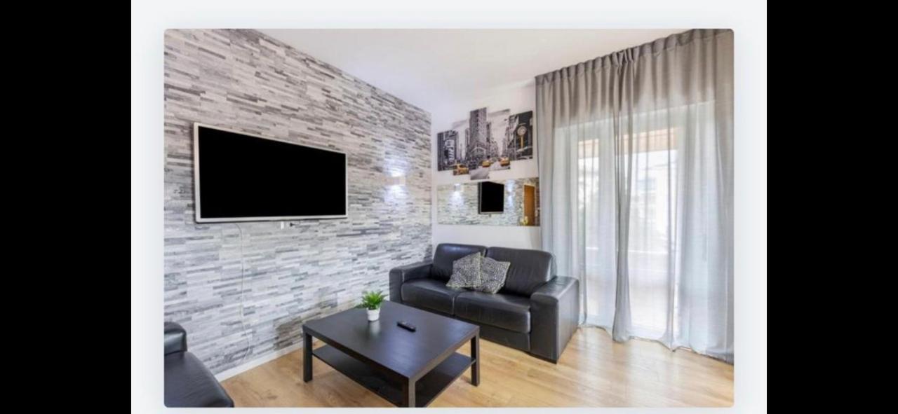 Queen East Verona Apartments Dış mekan fotoğraf